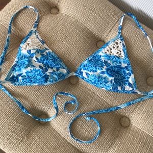 Frankies Bikinis Tanner Bikini Top In Blue Dahlia